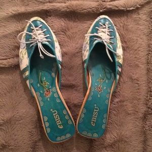 eBisu Dahlia Blue size 8 Mules